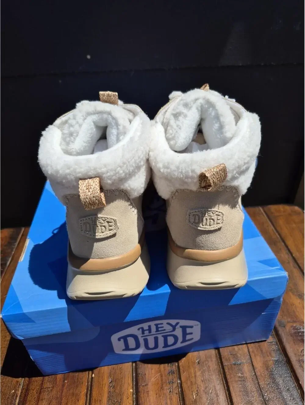 Hey Dude Wendy Peak Apres Suede Cozy Size 9.0 Medium In Sand Beige Boots Bootie - Picture 4 of 8